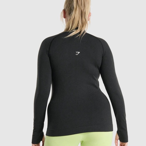 Gymshark ‘Vital’ Seamless 1/2 Zip Pullover (M) - black - Picture 6 of 6